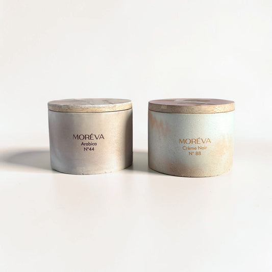 A bundle of 2 candles